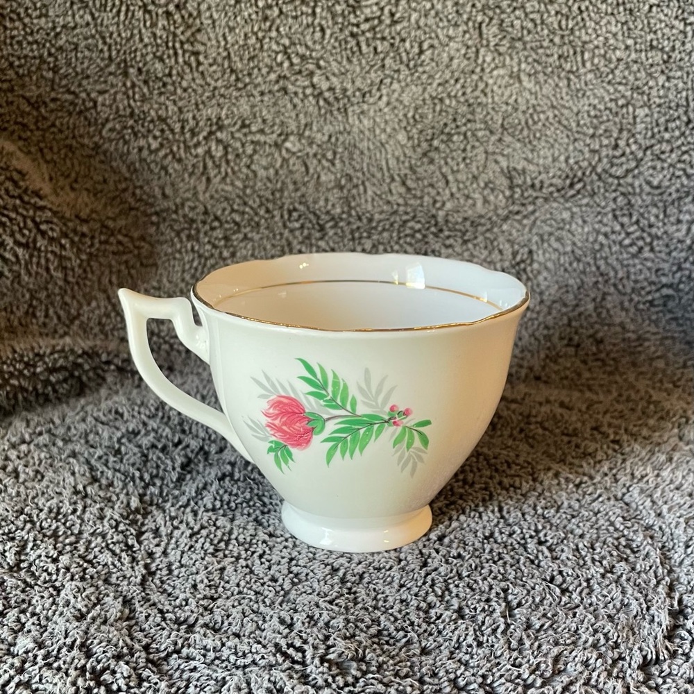Crown Essex Bone China Teacup - Picture 4 of 6